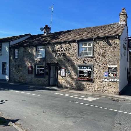 Masons Arms Hotel Gargrave Ngoại thất bức ảnh