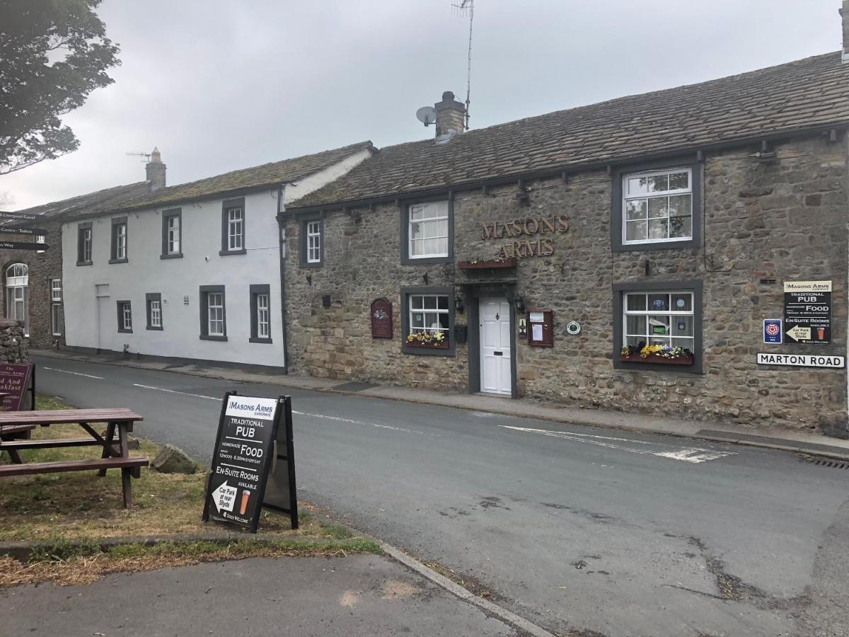 Masons Arms Hotel Gargrave Ngoại thất bức ảnh